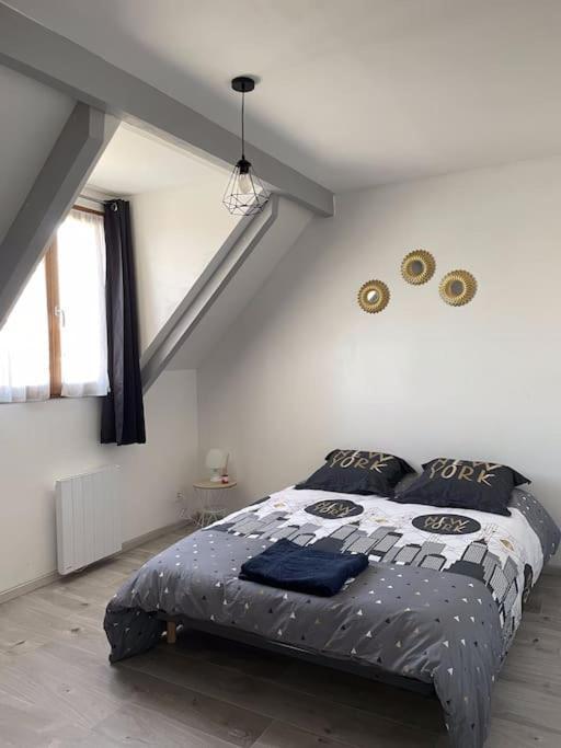 Appartement Maison Mitoyenne Avec Cour + Parking Sainte-Savine
